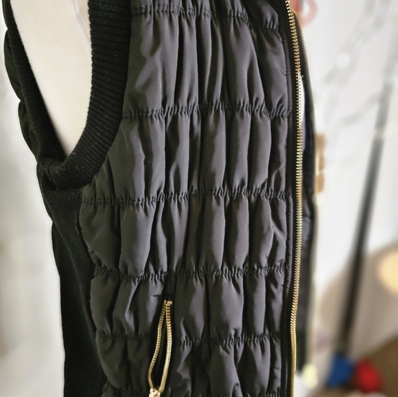 Calvin Klein Vest - Picture 4 of 6